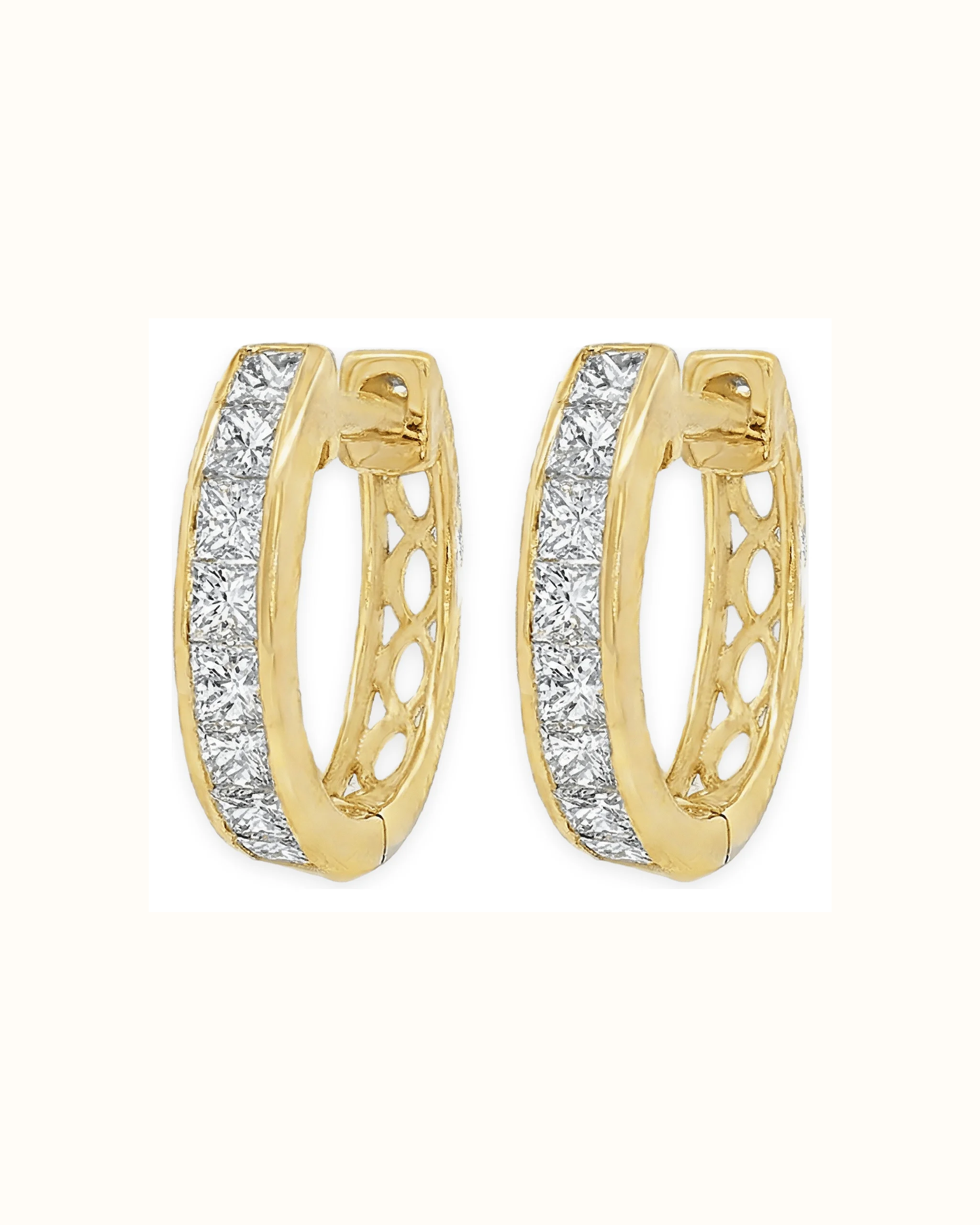 Lab-Grown Diamond Huggie Earrings in 18K Gold