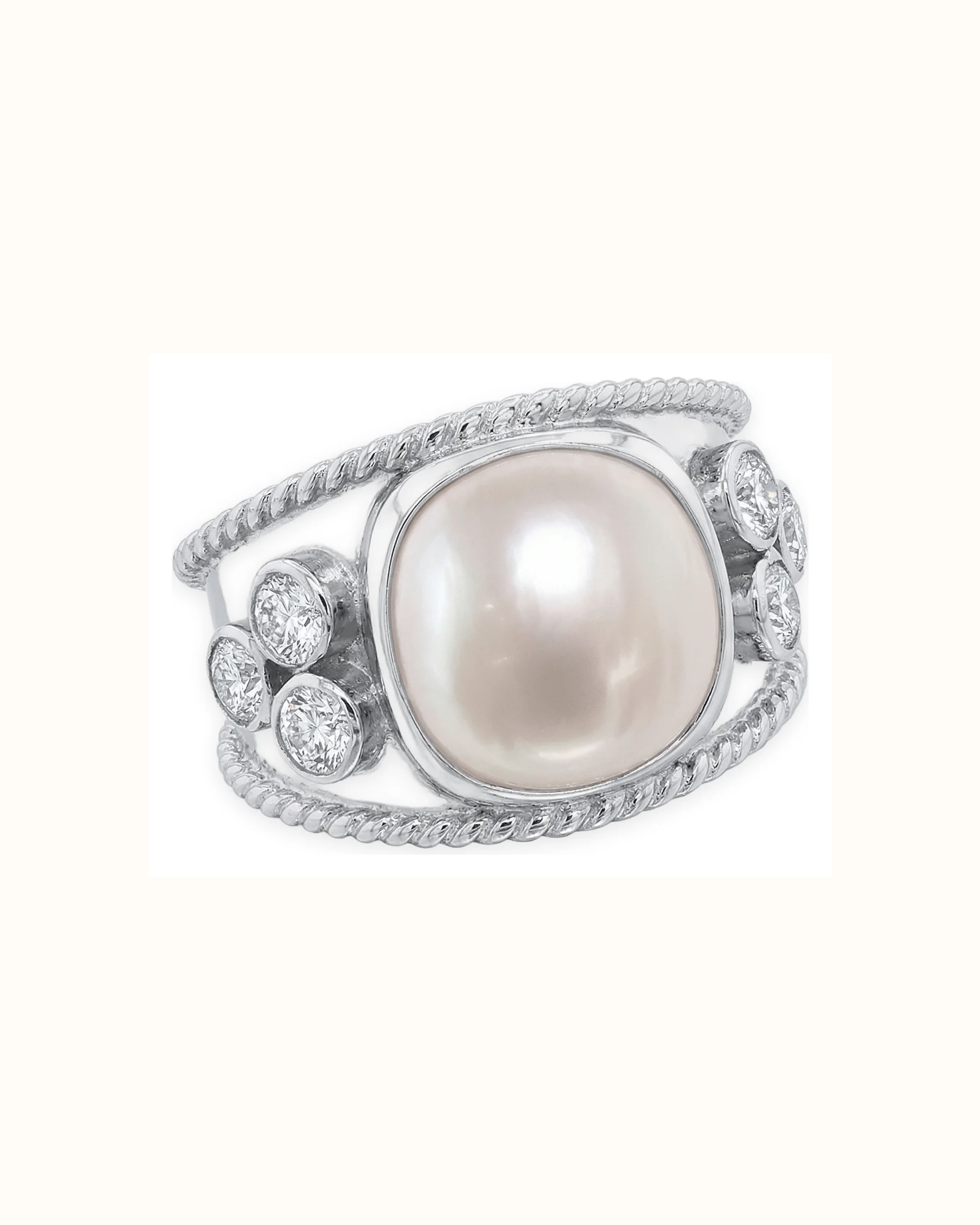Mabe Pearl Rope Ring with Lab-Grown Diamonds in 18K Gold