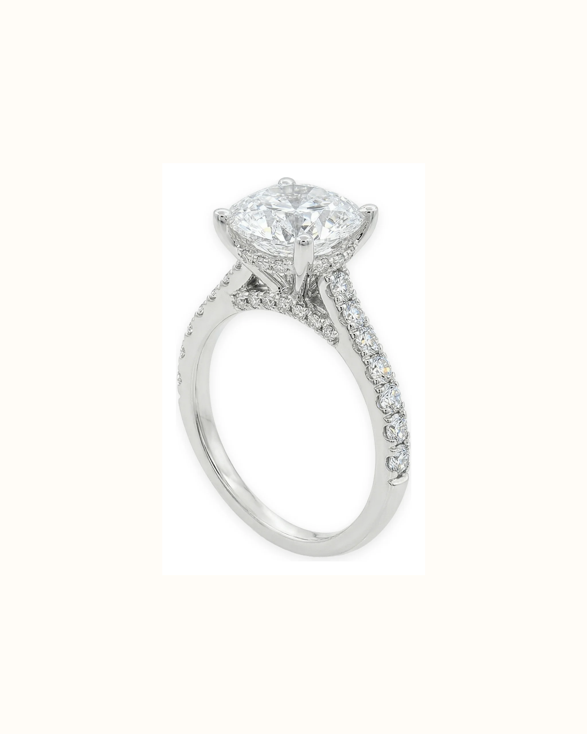 Round Lab-Grown Diamond Everly Ring in 18K Gold