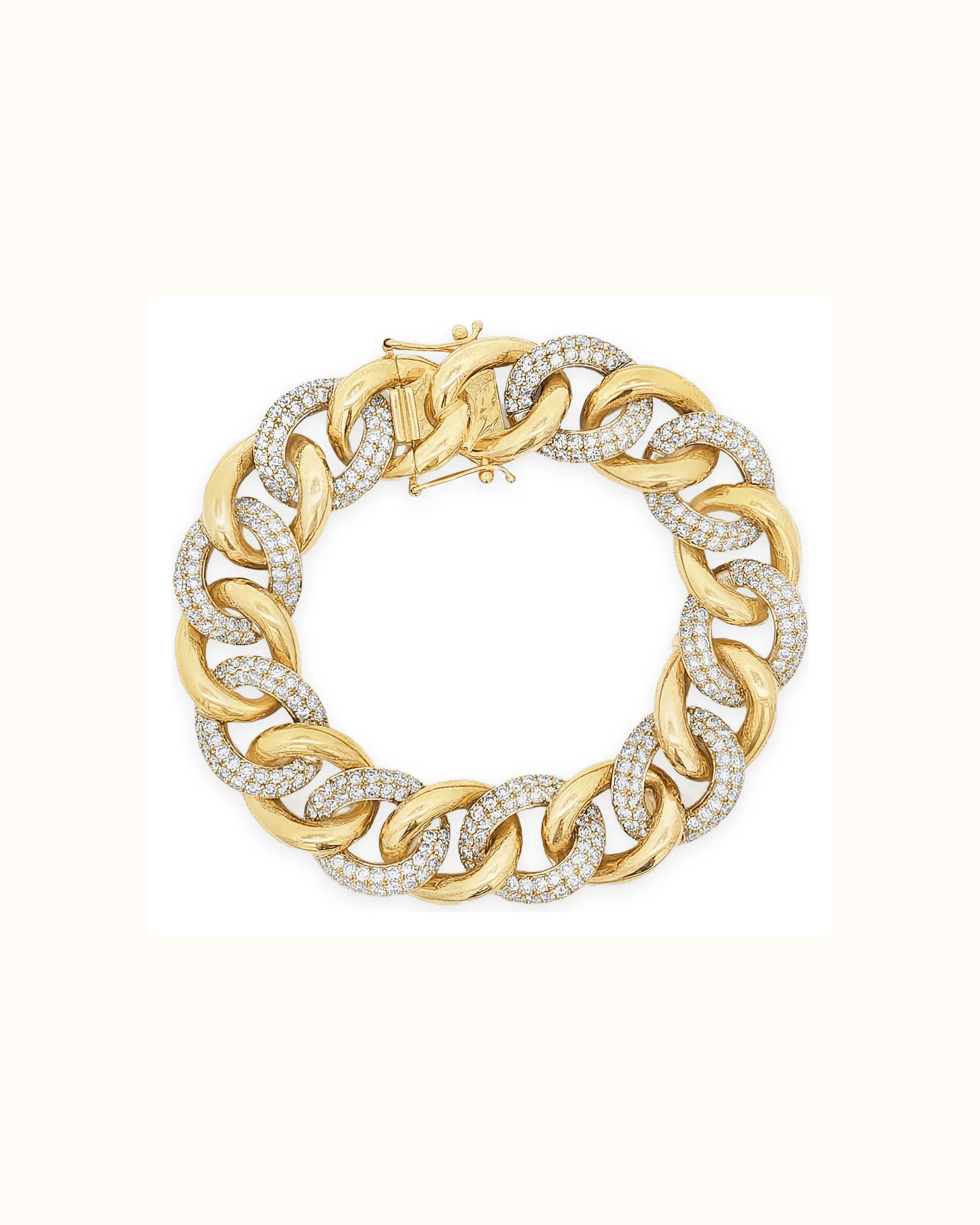 Classic 18K Gold Bangle Bracelet