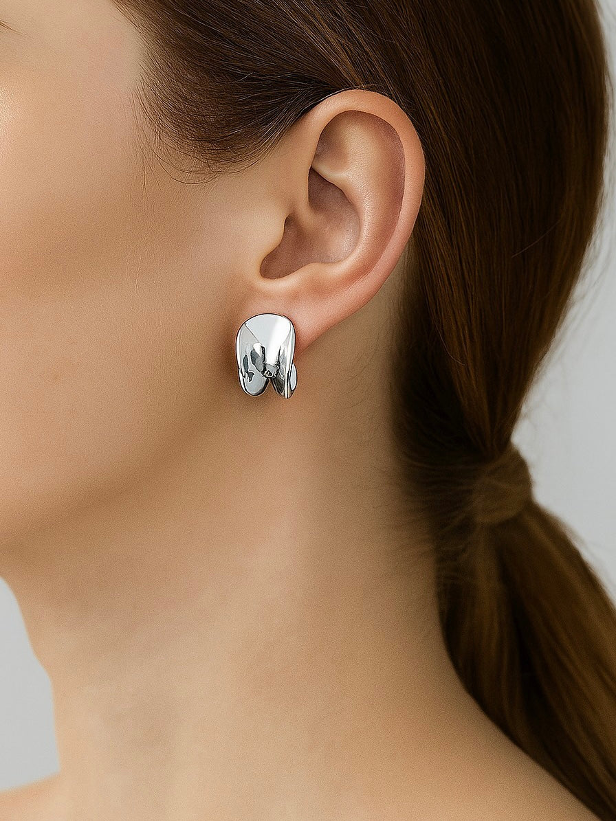 Artisan Earrings in White Gold Plating